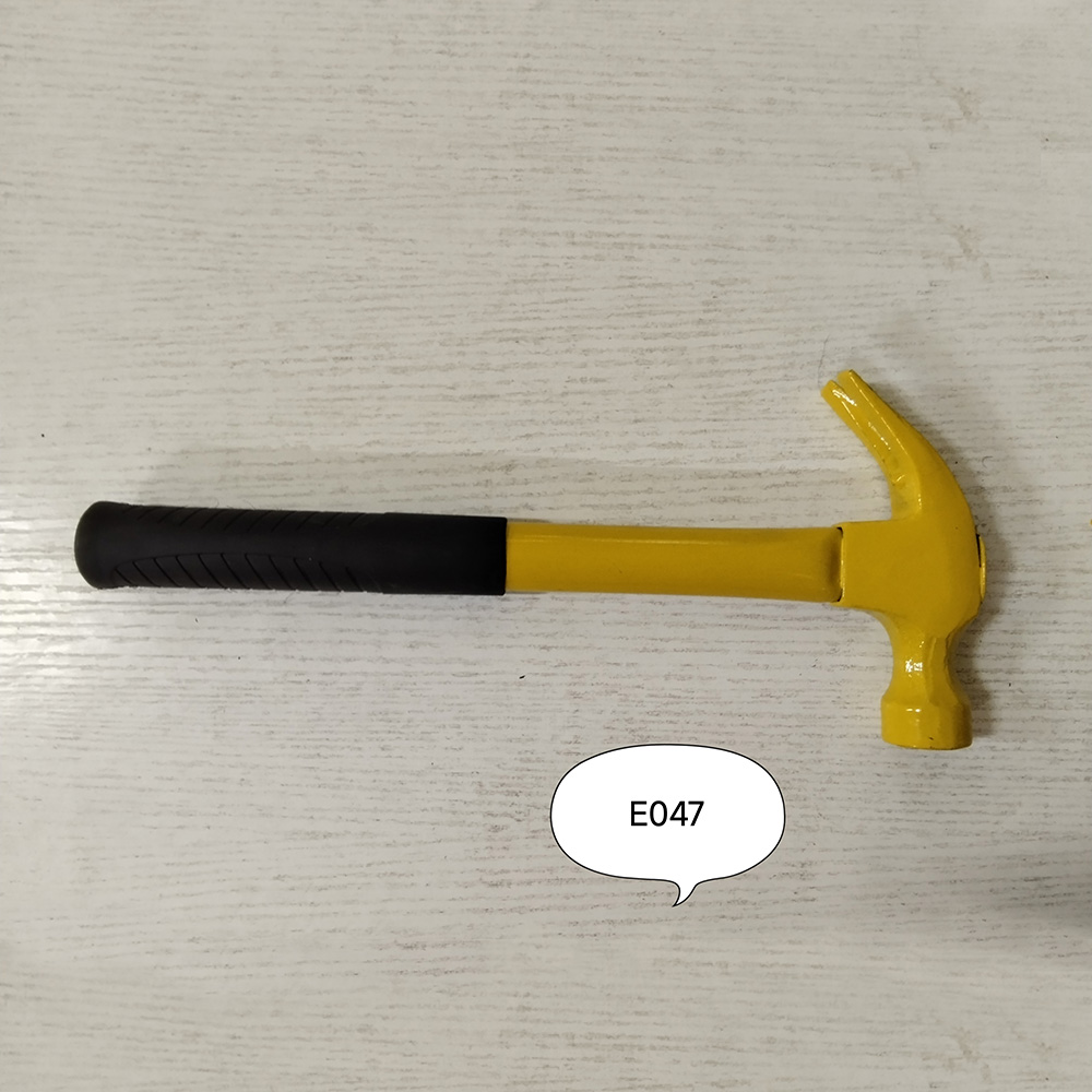 E047